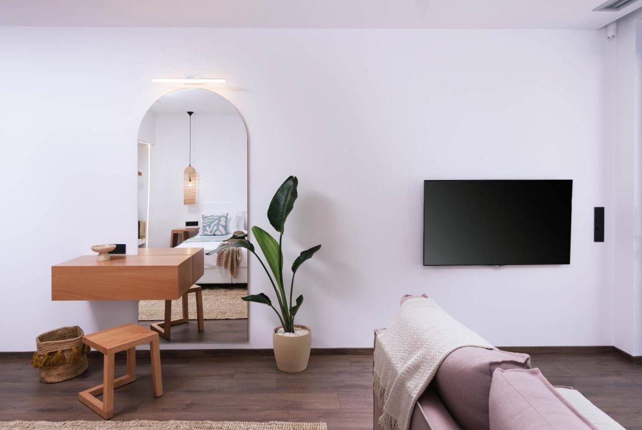 Suites De Luxe Katerina Kokkinos Pirgos Luaran gambar